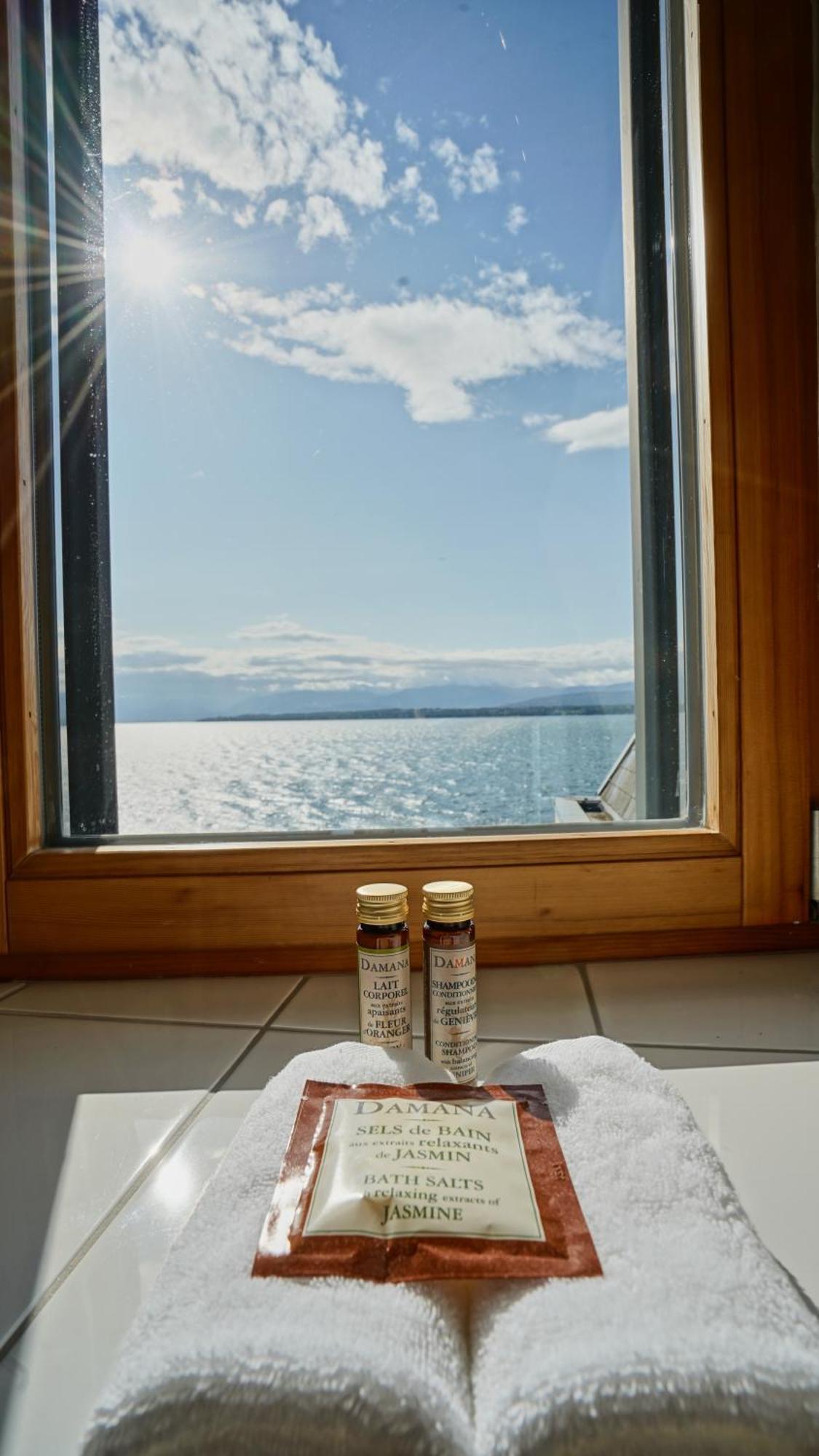 Hotel Real Nyon By Happyculture Bagian luar foto
